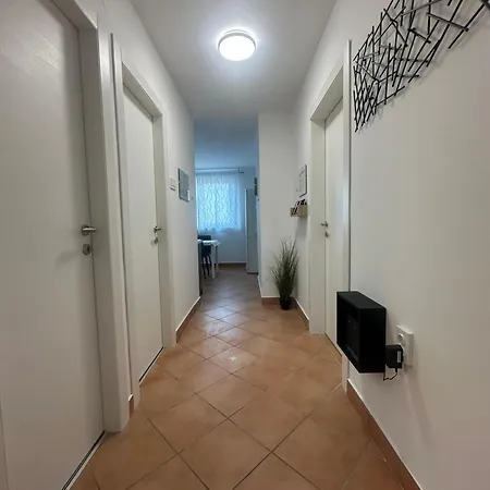 Portus Solis - 2br In *