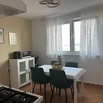 Portus Solis - 2br In Appartement