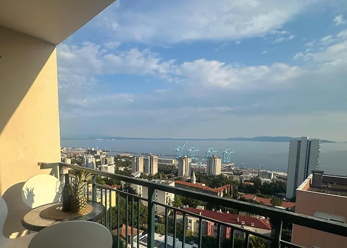 Portus Solis - 2br In Апартаменты
