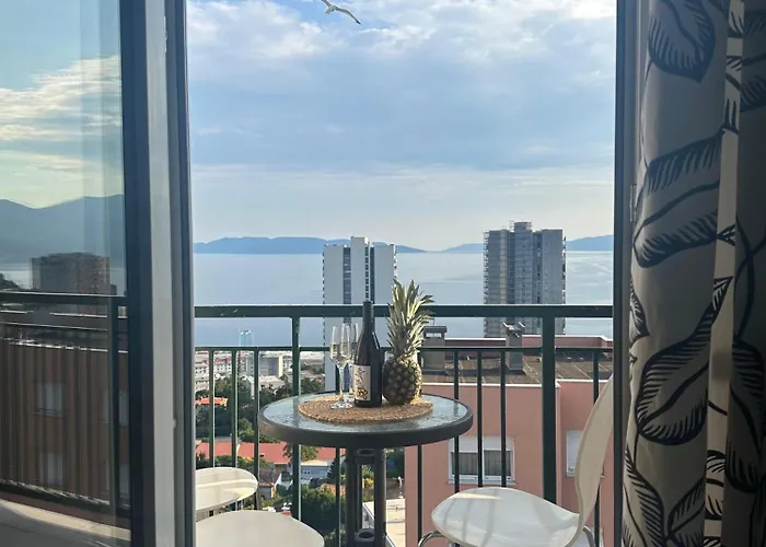 Portus Solis - 2br In Риека