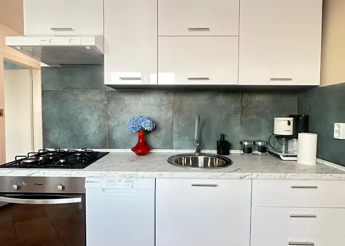Portus Solis - 2br In Апартаменты Риека